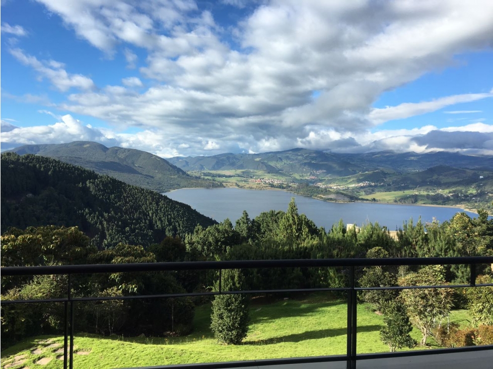 Bogota vendo casa en la calera arboretto area 327.99 mts