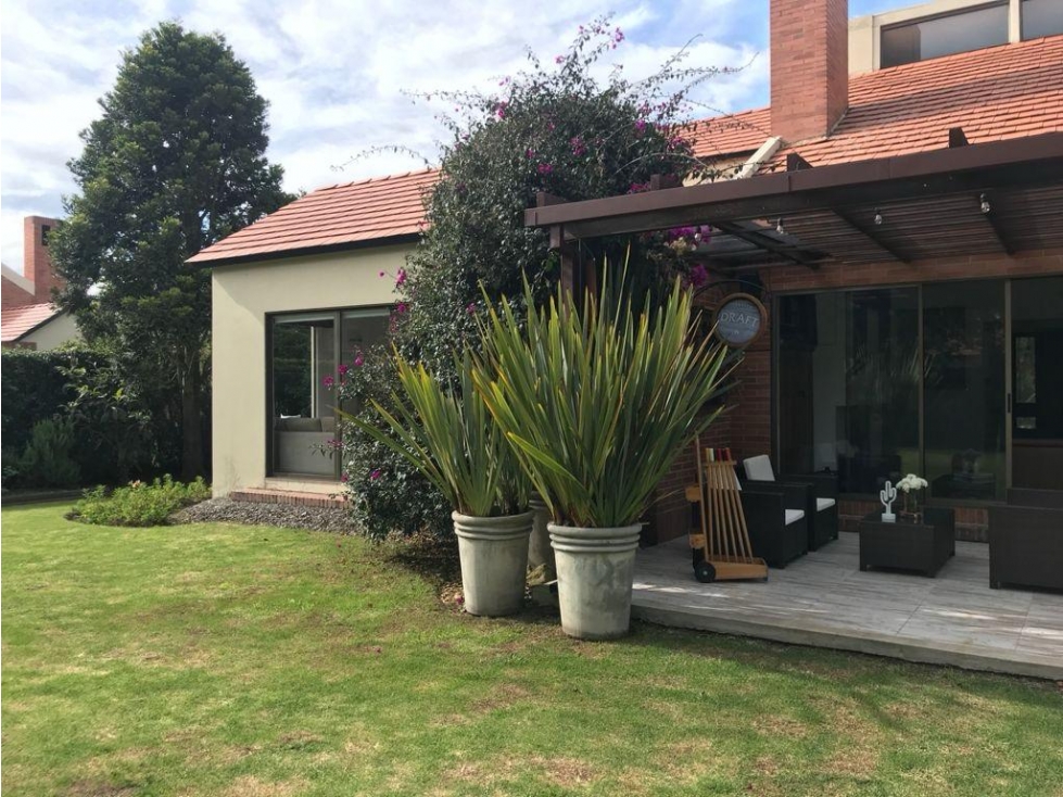 Bogota vendo casa dos pisos en guaymaral san sebastian area 406 mts