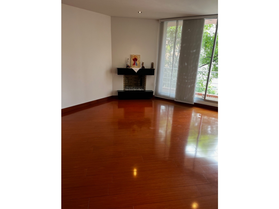 Bogota venta apartamento en santa paula 145 mts — foto 2