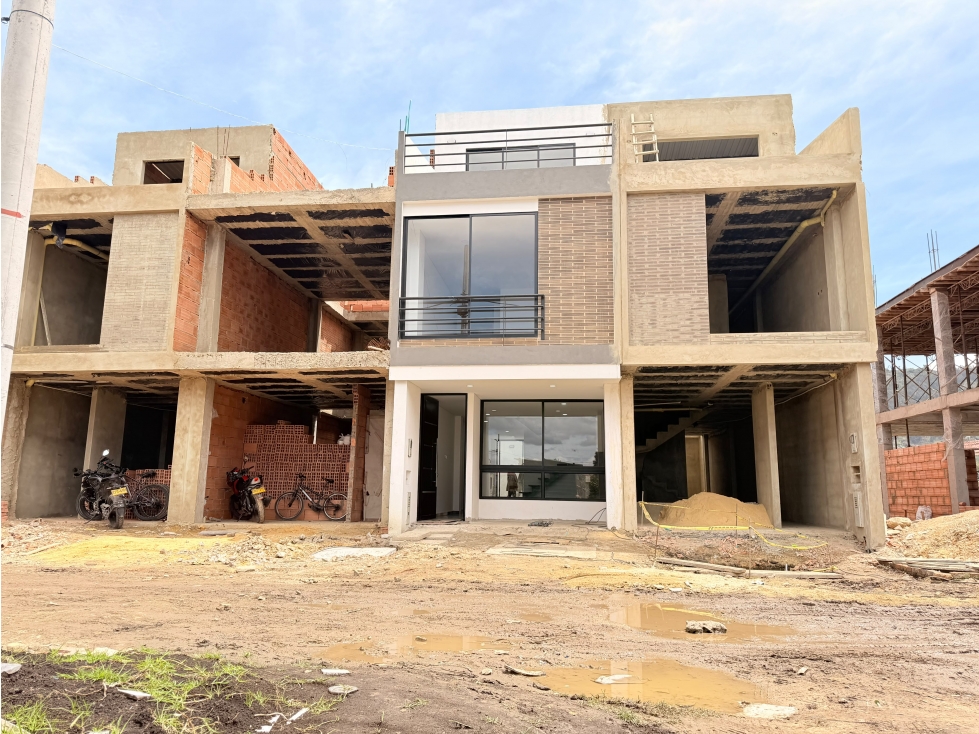 CASA URBANA EN VENTA EN COTA CONJUNTO CERRADO $560.000.000