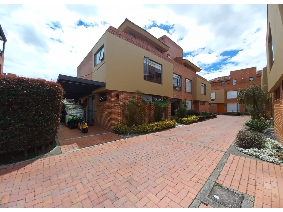 VENTA CASA CONJUNTO ARRAYANES SUBA $ 980.000.000