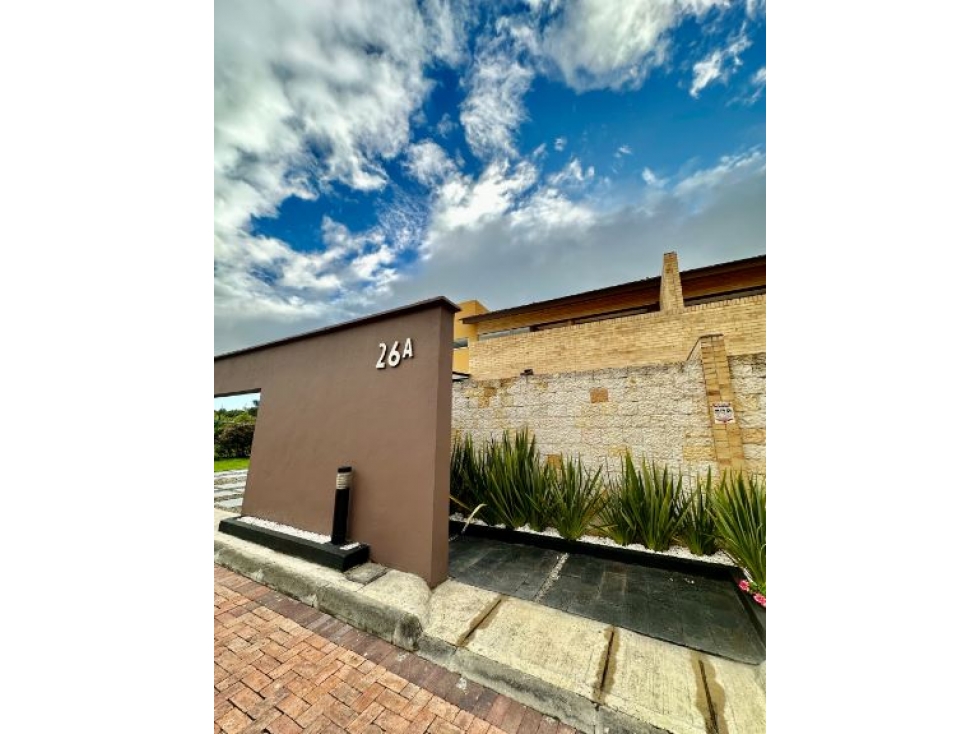 CASA EN VILLA LOS PINOS EN VENTA, CAJICA