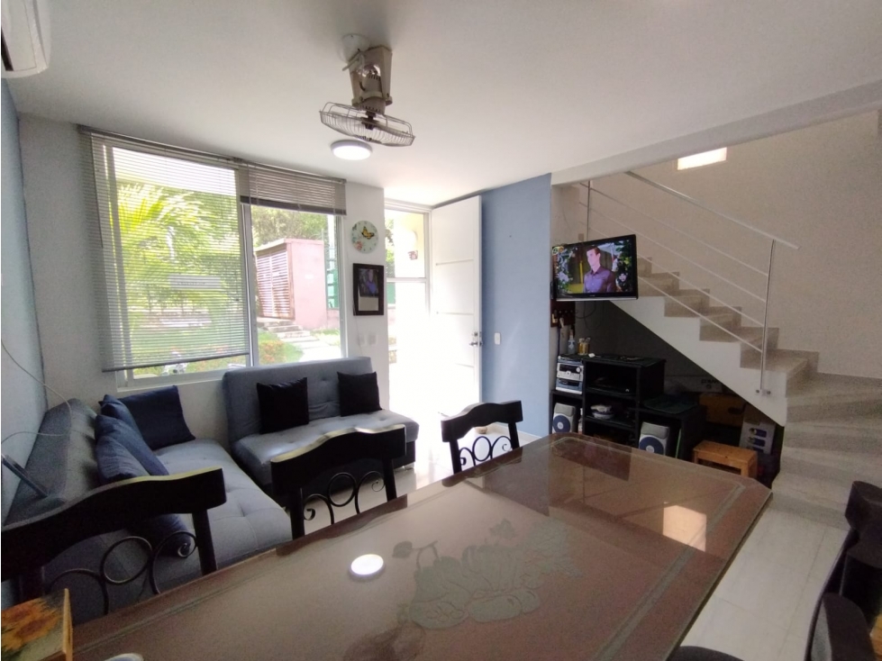CASA EN CONDOMINIO CON PISCINA RICAURTE — foto 3
