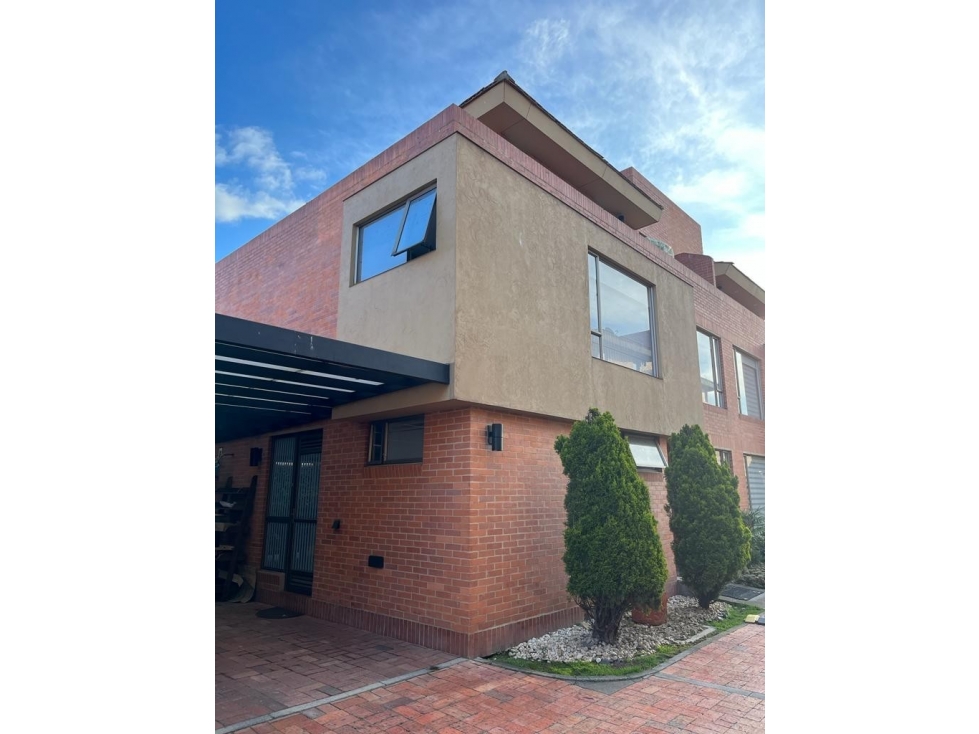 VENDO CASA SUBA ARRAYANES $ 980,000,000