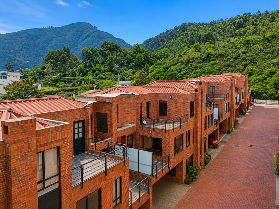 Arriendo $ 3.800.000 o Venta Casa Cota Conjunto Cerrado