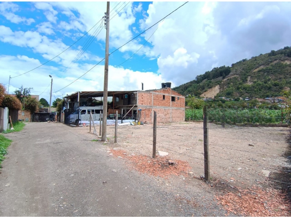 VENDO LOTE USO RECIDENCIAL COTA - 3