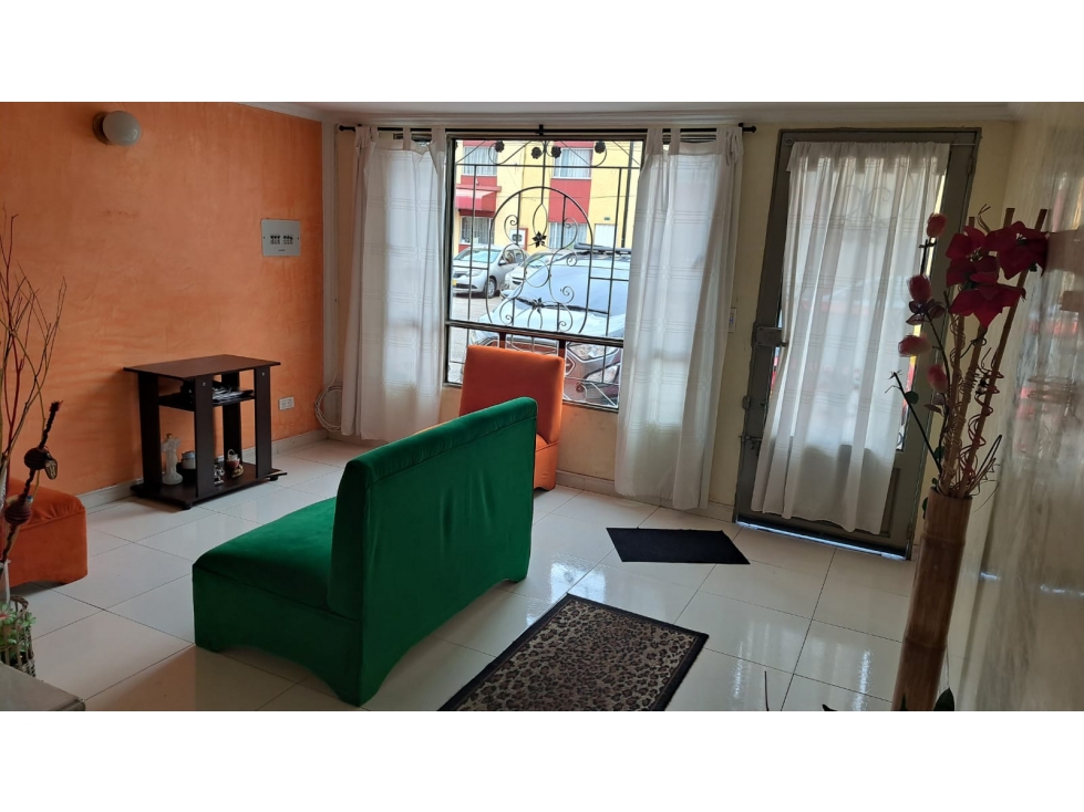 Venta de casa en Villas de Granada Calle 80 Btá — foto 3