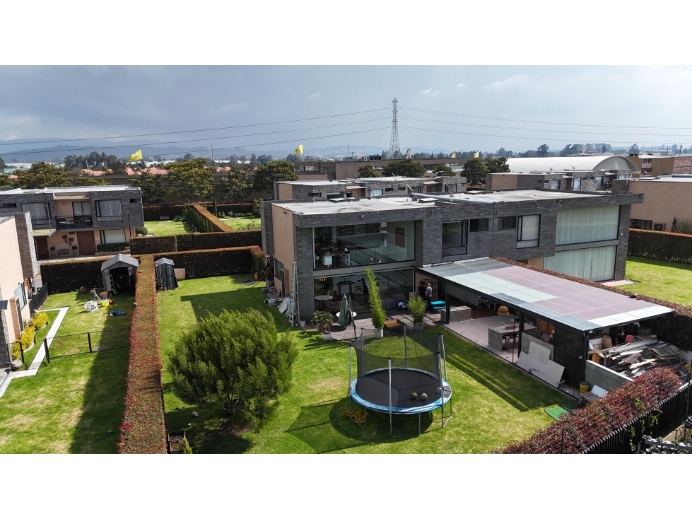 CASA EN ARRIENDO O VENTA COTA CONJUNTO CLUB HOUSE SERRATO