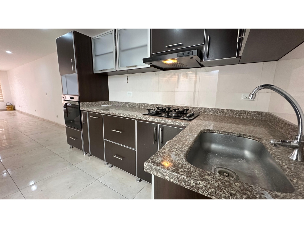 Arriendo Casa en Cota Centro $ 3.000.000 - 6