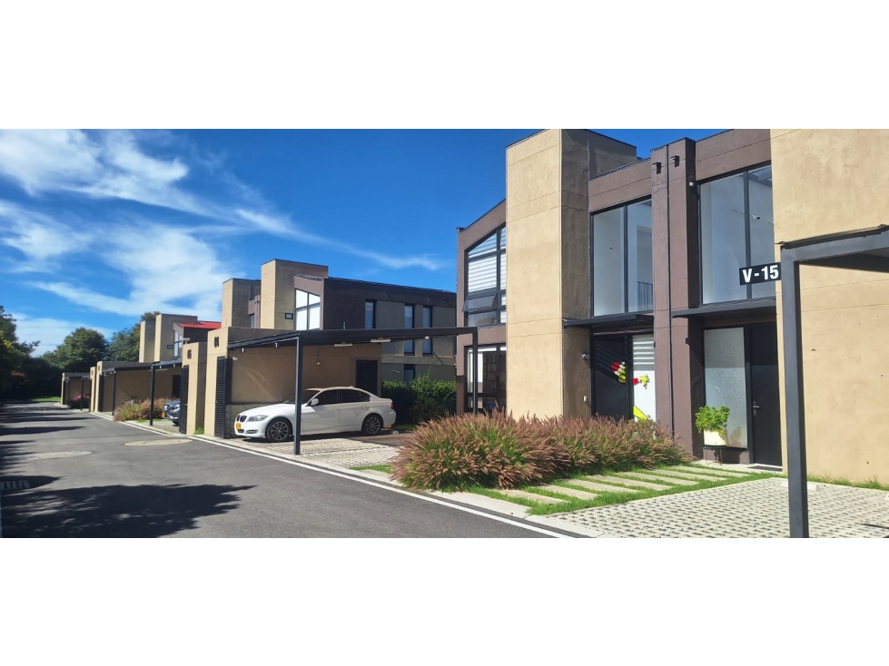 Casa campestre en venta en Conjunto Club House Cota — foto 2