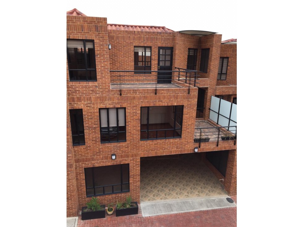 CASA 3 NIVELES CONJUNTO VENTA COTA 800 Millones - 4