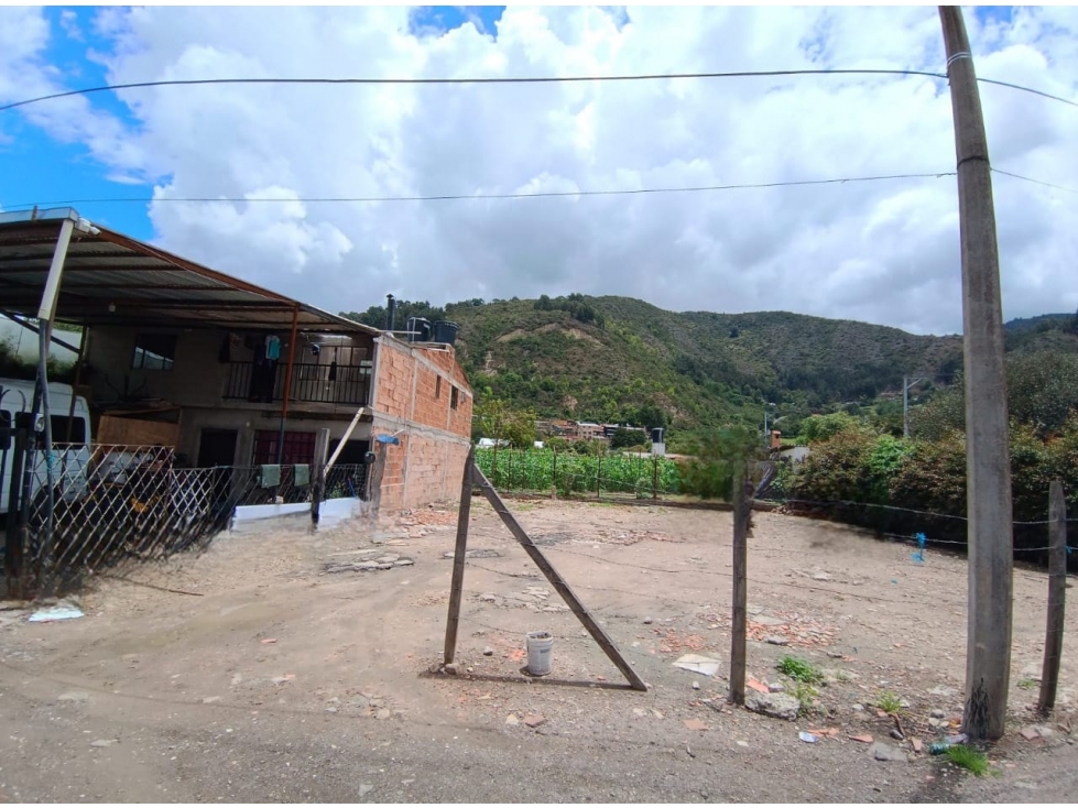 VENDO LOTE USO RECIDENCIAL COTA - 4