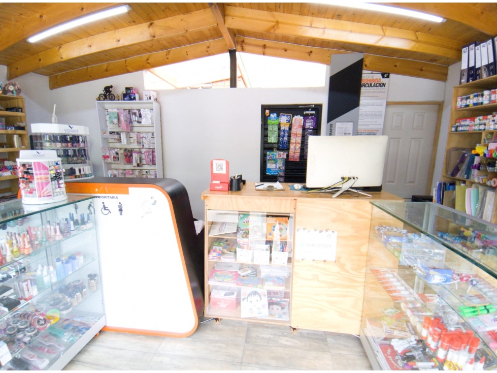 LOCAL COMERCIAL EN VENTA CON PUNTO INTERRAPIDISIMO Y PUNTO RED COTA - 3