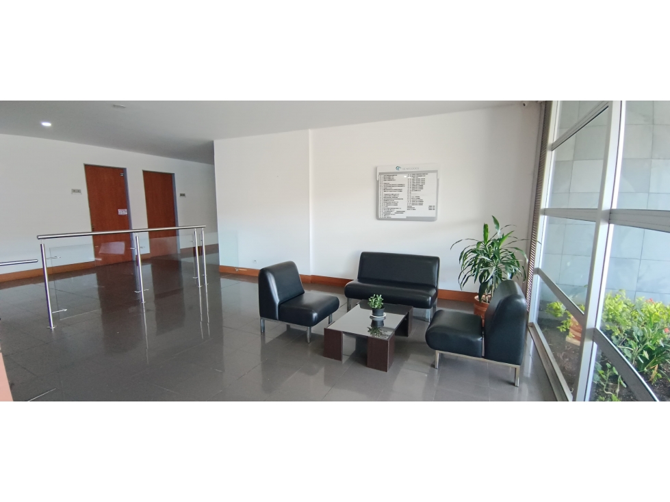 Oficina comercial en VENTA zona industrial Cota - 4