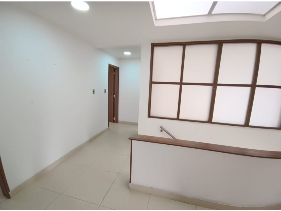 Arriendo Locales y Oficinas Comerciales Cota $ 5.000.000 - 3