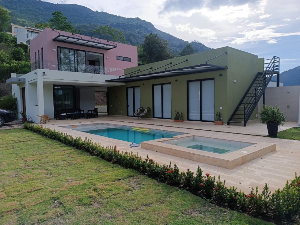 VENDO o ARRIENDO CASA CON PISCINA VILLETA