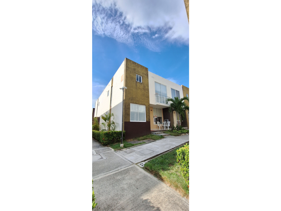 VENDO CASA EN CONDOMINIO CON PSICINA RICAURTE