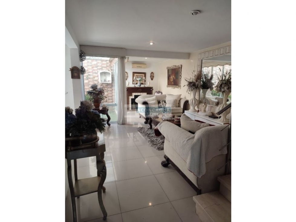 CASA EN VENTA EN LA CASTELLANA