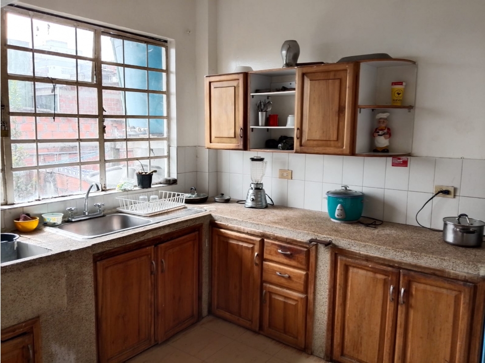 CASA CON RENTA BARRIO LINARES