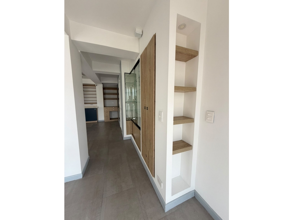 LOCAL EN VENTA, EDIFICIO LOS PIONEROS - 5