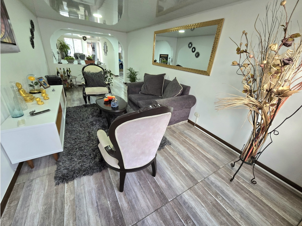 CASA EN VENTA, LA LEONORA