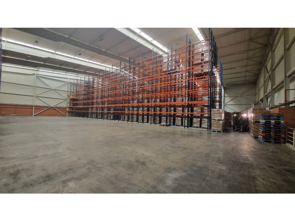 ALQUILER BODEGA 2850 MT2 EN YUMBO VALLE - 1