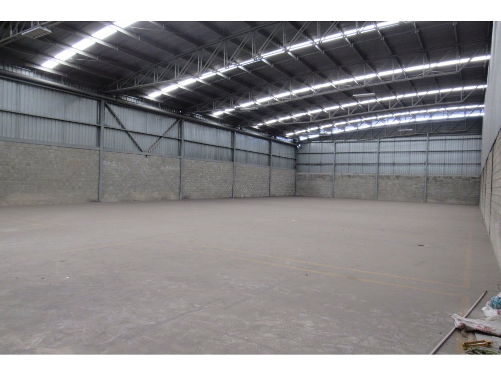 ALQUILER BODEGA DE 1080 MT2 ACOPI YUMBO CALI VALLE