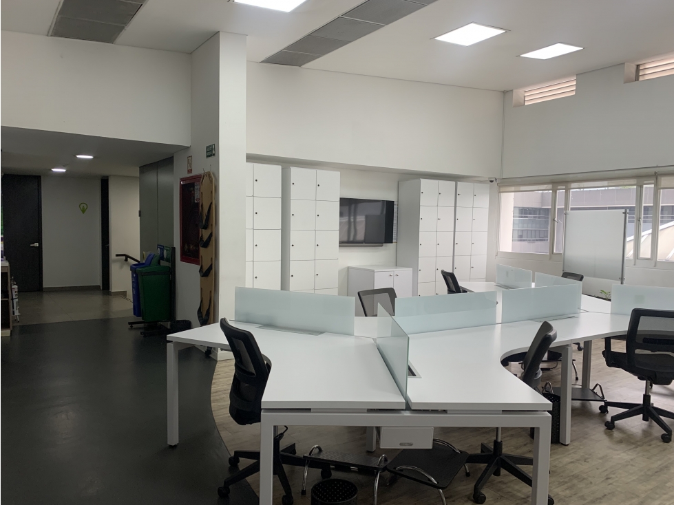 ALQUILER OFICINAS CON MOBILIARIO DE 2,704 MT2 BARRIOS UNIDOS BOGOTA — foto 2