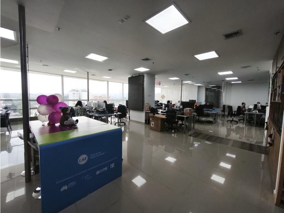 ALQUILER OFICINA 204 MT2 EN JARDIN CENTRAL EN CALI VALLE