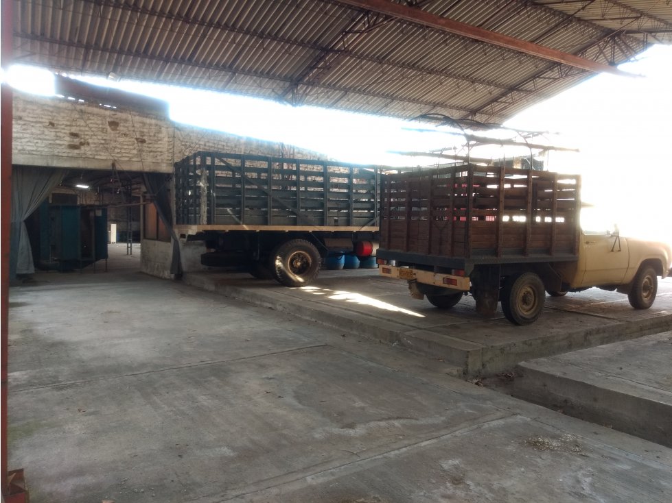 VENTA BODEGA LOTE DE 2580 MT2 JORGE ISAAC CALI - 3