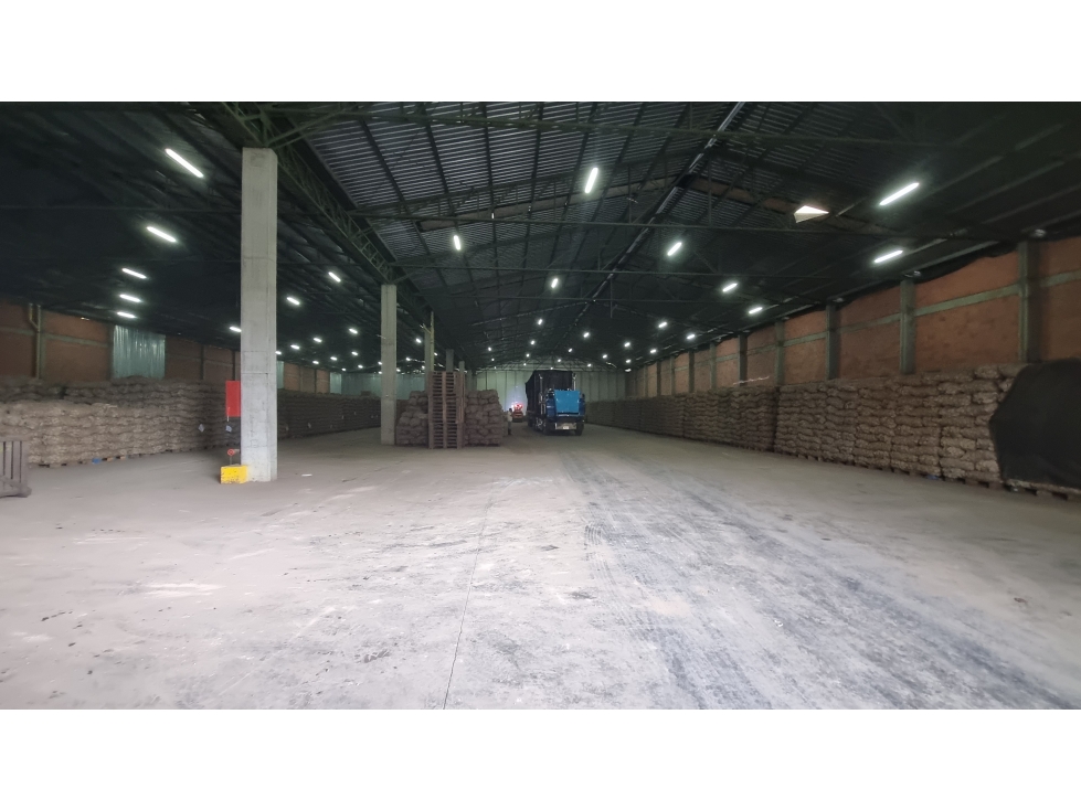 ALQUILER BODEGA 3750 MT2 MADRID CUNDINAMARCA - 3