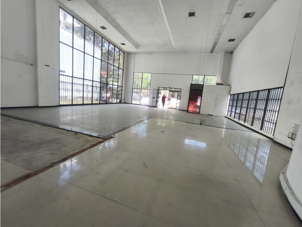 ALQUILER LOCAL COMERCIAL 373 MT2 CIUDAD JARDIN CALI VALLE — foto 3