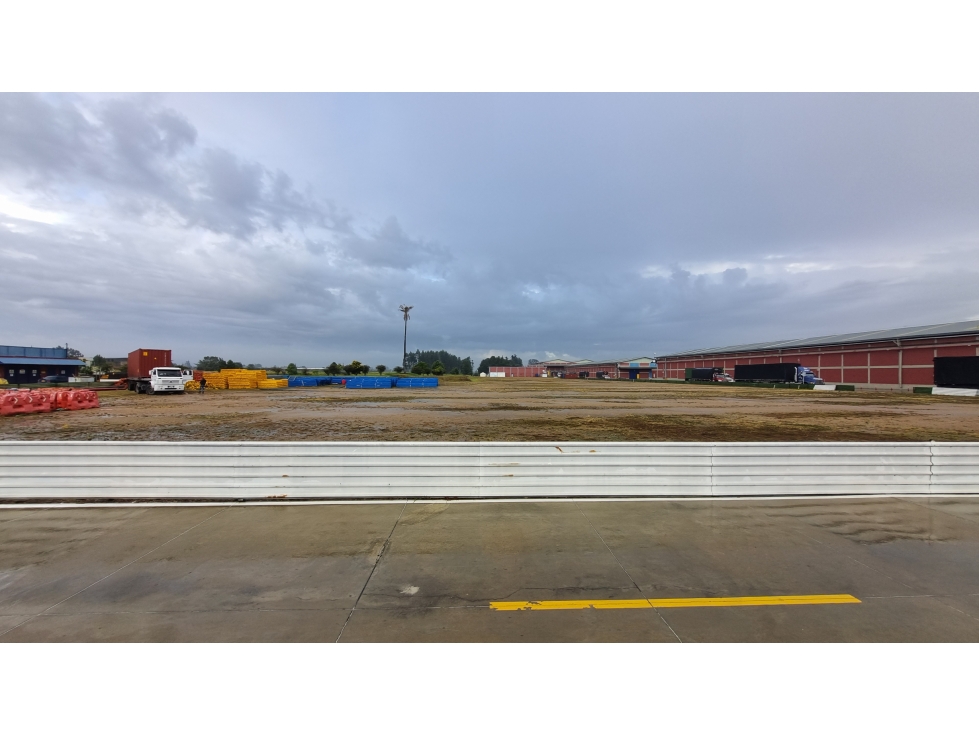 ALQUILER PATIO DURO DE 17,000 MT2 EN MADRID CUNDINAMARCA - 4