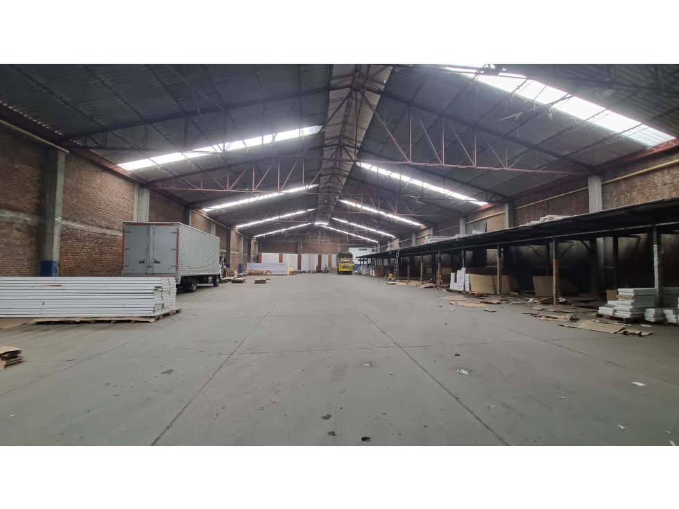 ALQUILER BODEGA 1700 MT2 BUGA VALLE - 2