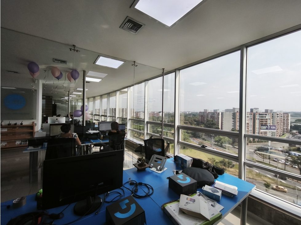 ALQUILER OFICINA 204 MT2 EN JARDIN CENTRAL EN CALI VALLE — foto 2