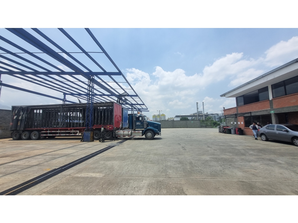 ALQUILER TERRENO DE 2520 MT2 EN ARROYOHONDO YUMBO VALLE - 2