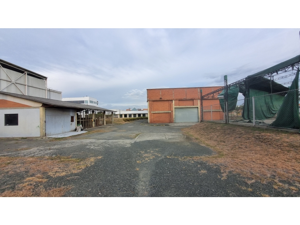 ALQUILER BODEGA CON PATIO 6300 MT2 YUMBO VALLE
