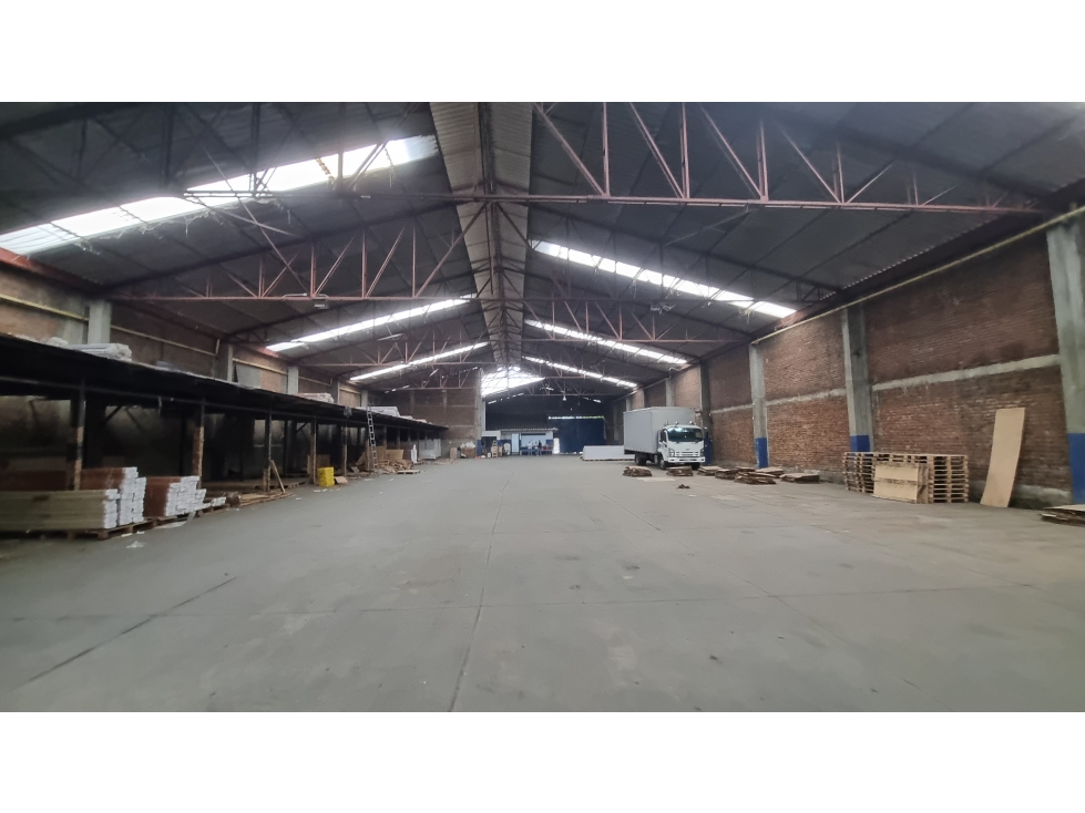 ALQUILER BODEGA 1700 MT2 BUGA VALLE - 3