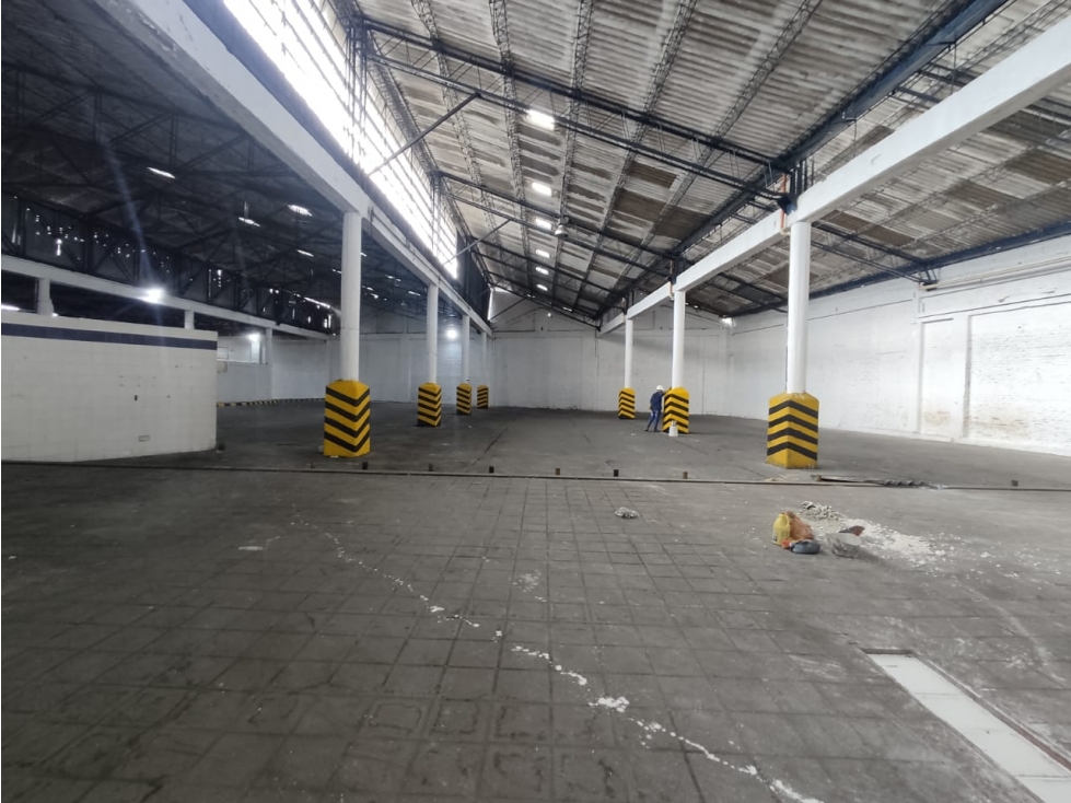 ALQUILER BODEGA 2600 MT2 TRONCAL CALI VALLE - 2
