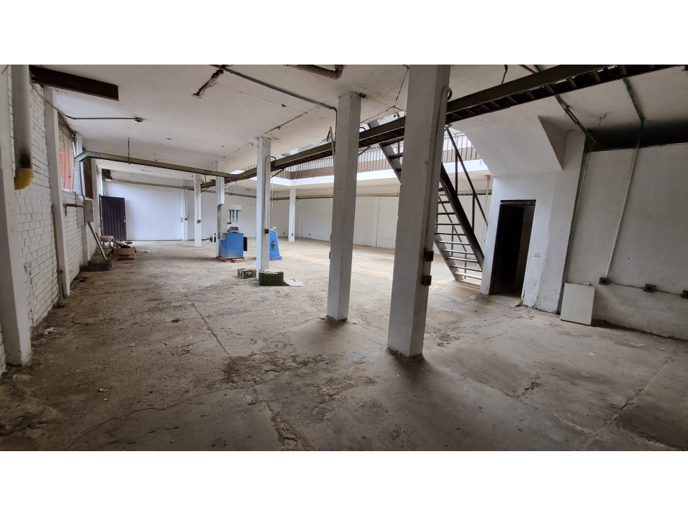ALQUILER BODEGA 500 MT2 JUANCHITO CANDELARIA VALLE - 2