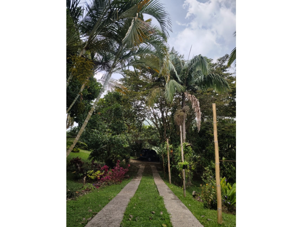 CASA CAMPESTRE NUEVES BAJAS, CALI, VALLE DEL CAUCA