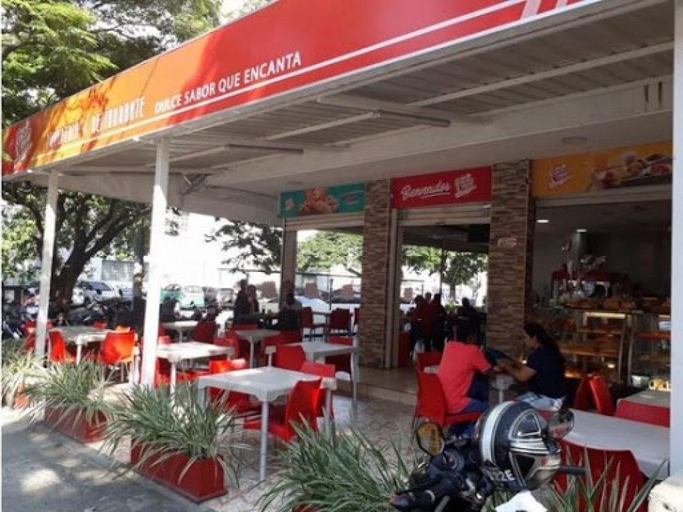 VENDE EDIFICIO VERSALLES AV. 4 N CALI