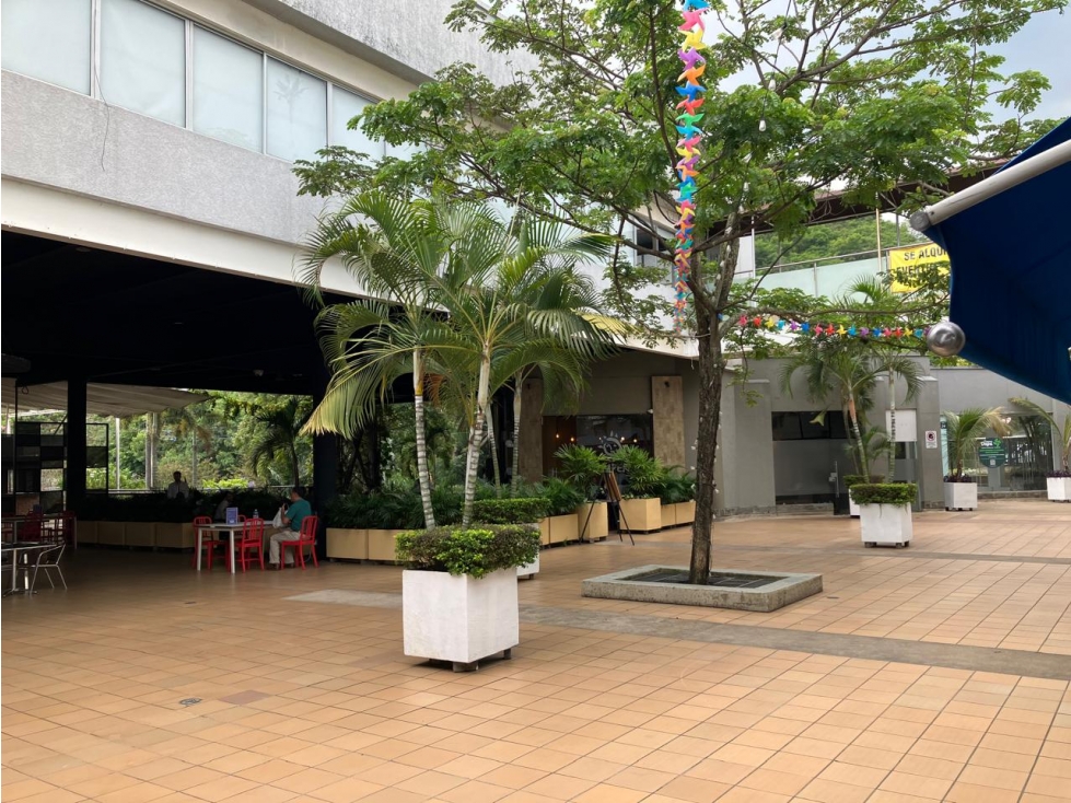 LOCAL 400M2 ALQUILER - MALL DAPA - 6