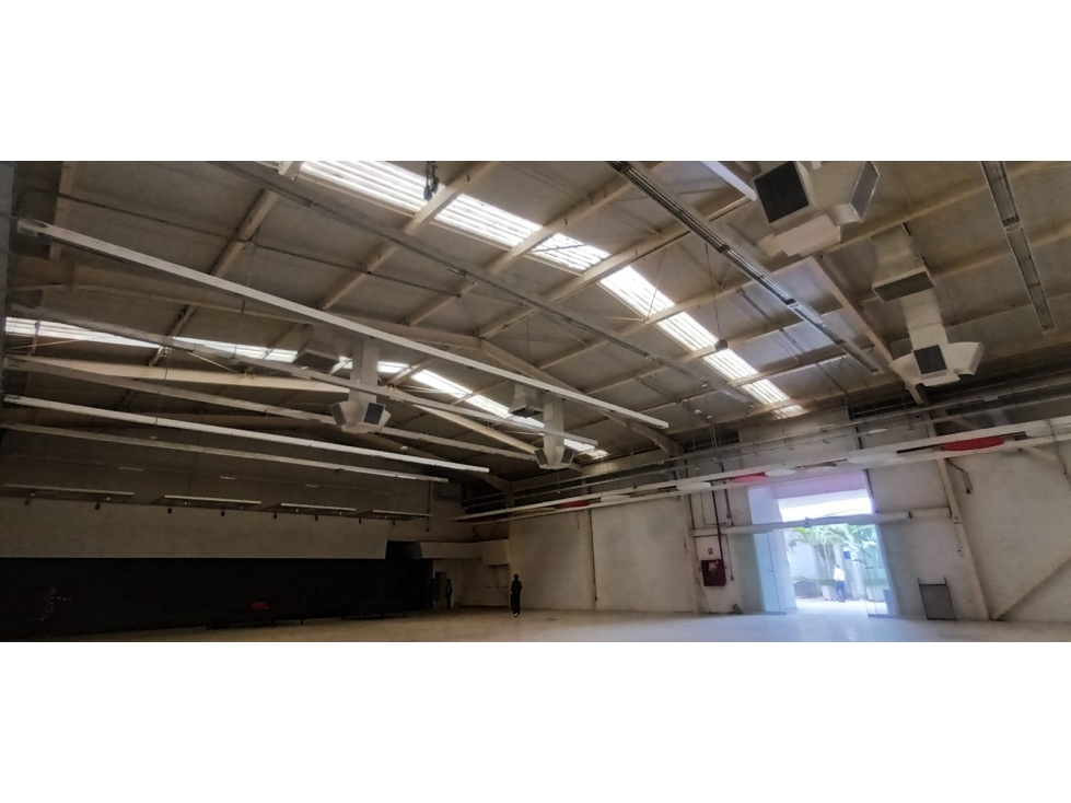 LOCAL 400M2 ALQUILER - MALL DAPA - 5