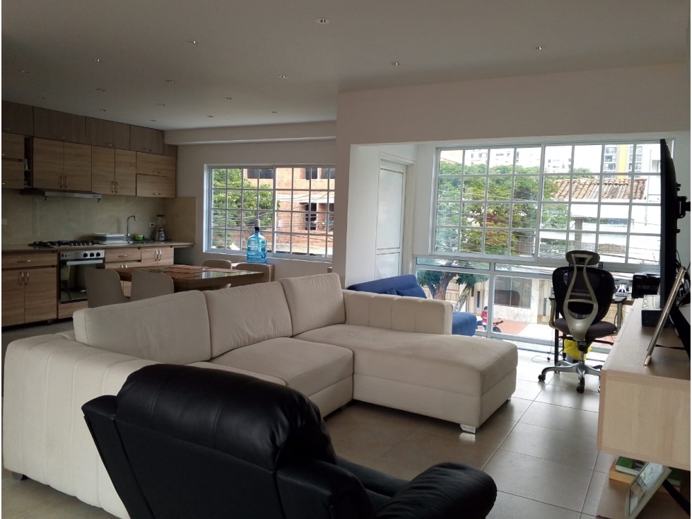 VENDO CASA MODERNA BARRIO LA FLORA — foto 2