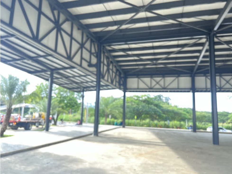 LOCAL-2 AREA 380 m2 ALQUILER BOCHALEMA PLAZA CALI — foto 2