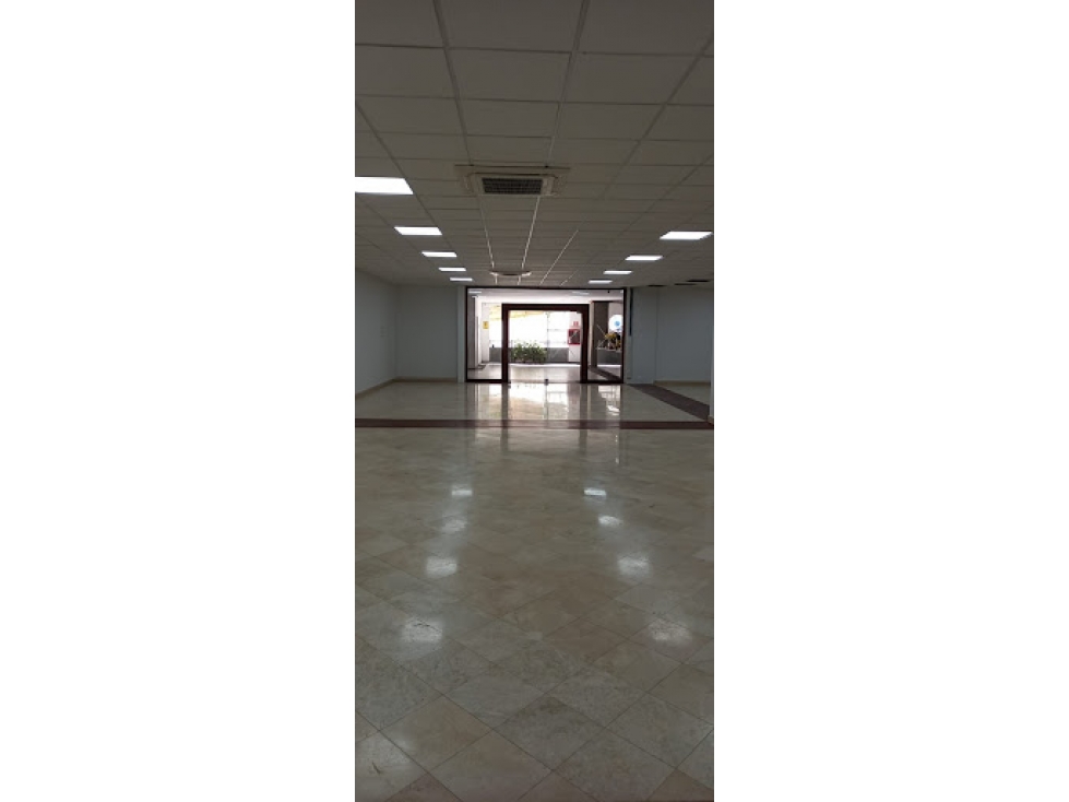 ALQUILA OFICINA EN MENGA PISO 1 - 2