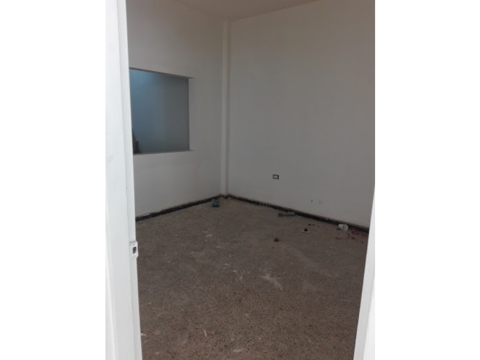 LOCAL DE 256 m2 EN ALQUILER EN SAN VICENTE CALI — foto 4