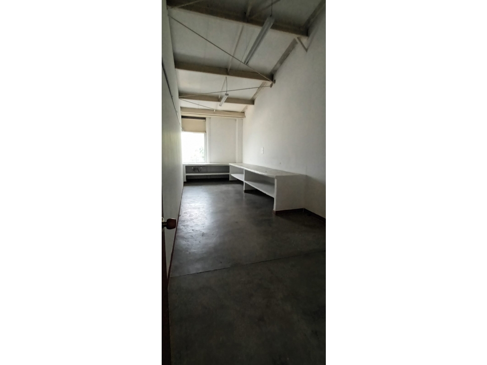 LOCAL 60M2 EN MALL DAPA - 5