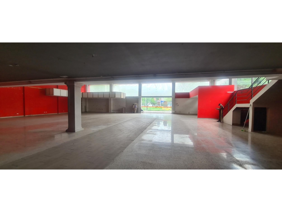 VENDE / ALQUILA LOCAL ESQUINERO AVENIDA TERCERA NORTE — foto 4